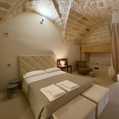Palazzo De Carlo E Il Parco Dei 7 Pozzi Bed & Breakfast Lecce Luaran gambar