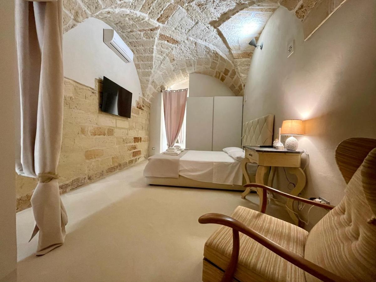 Palazzo De Carlo E Il Parco Dei 7 Pozzi Bed & Breakfast Lecce Luaran gambar