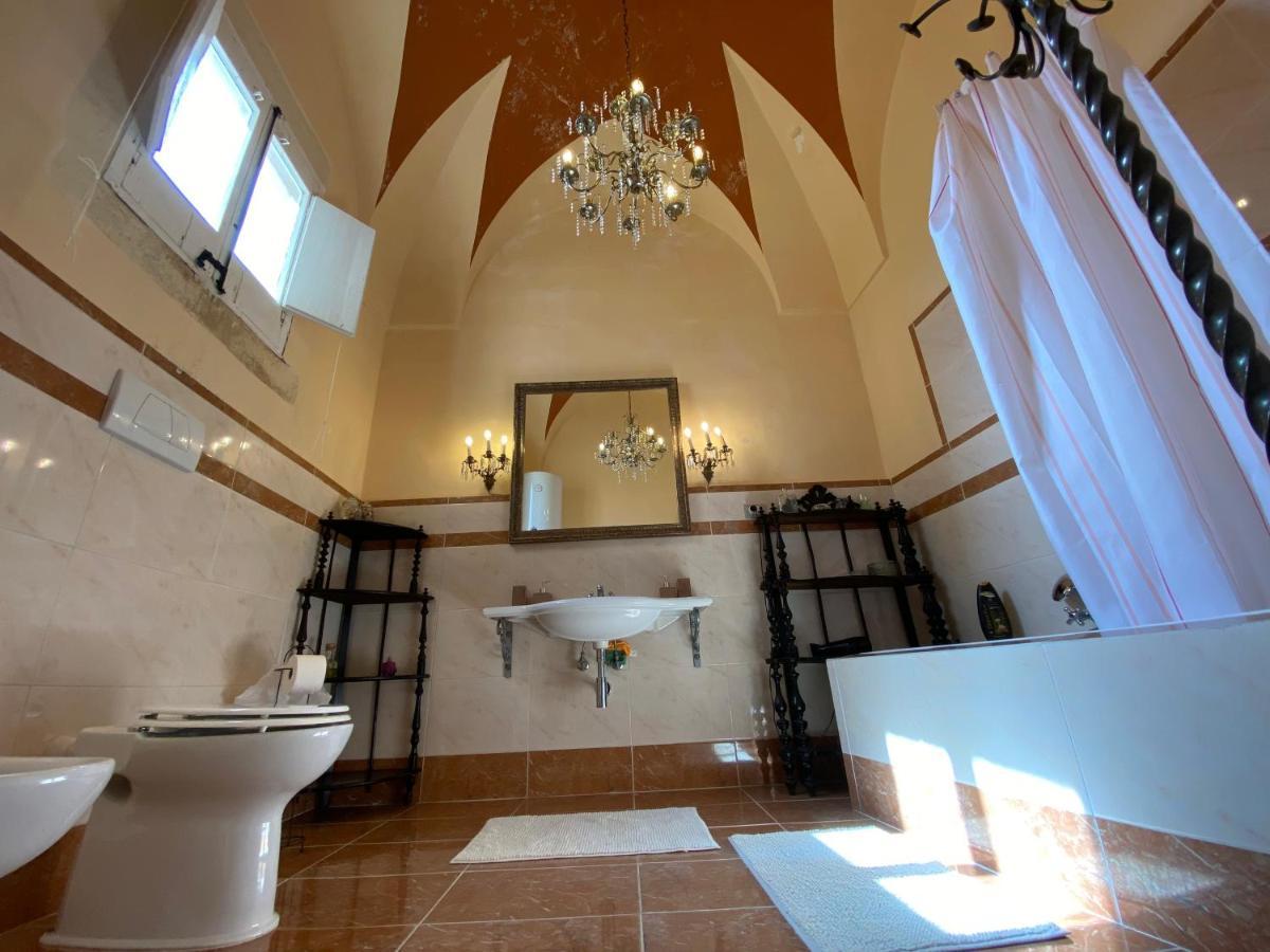 Palazzo De Carlo E Il Parco Dei 7 Pozzi Bed & Breakfast Lecce Luaran gambar