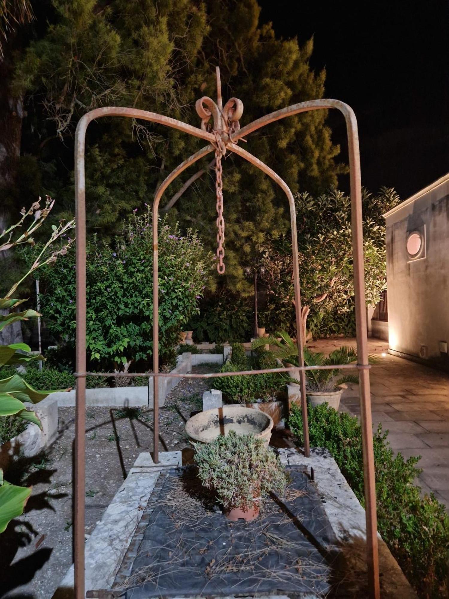 Palazzo De Carlo E Il Parco Dei 7 Pozzi Bed & Breakfast Lecce Luaran gambar