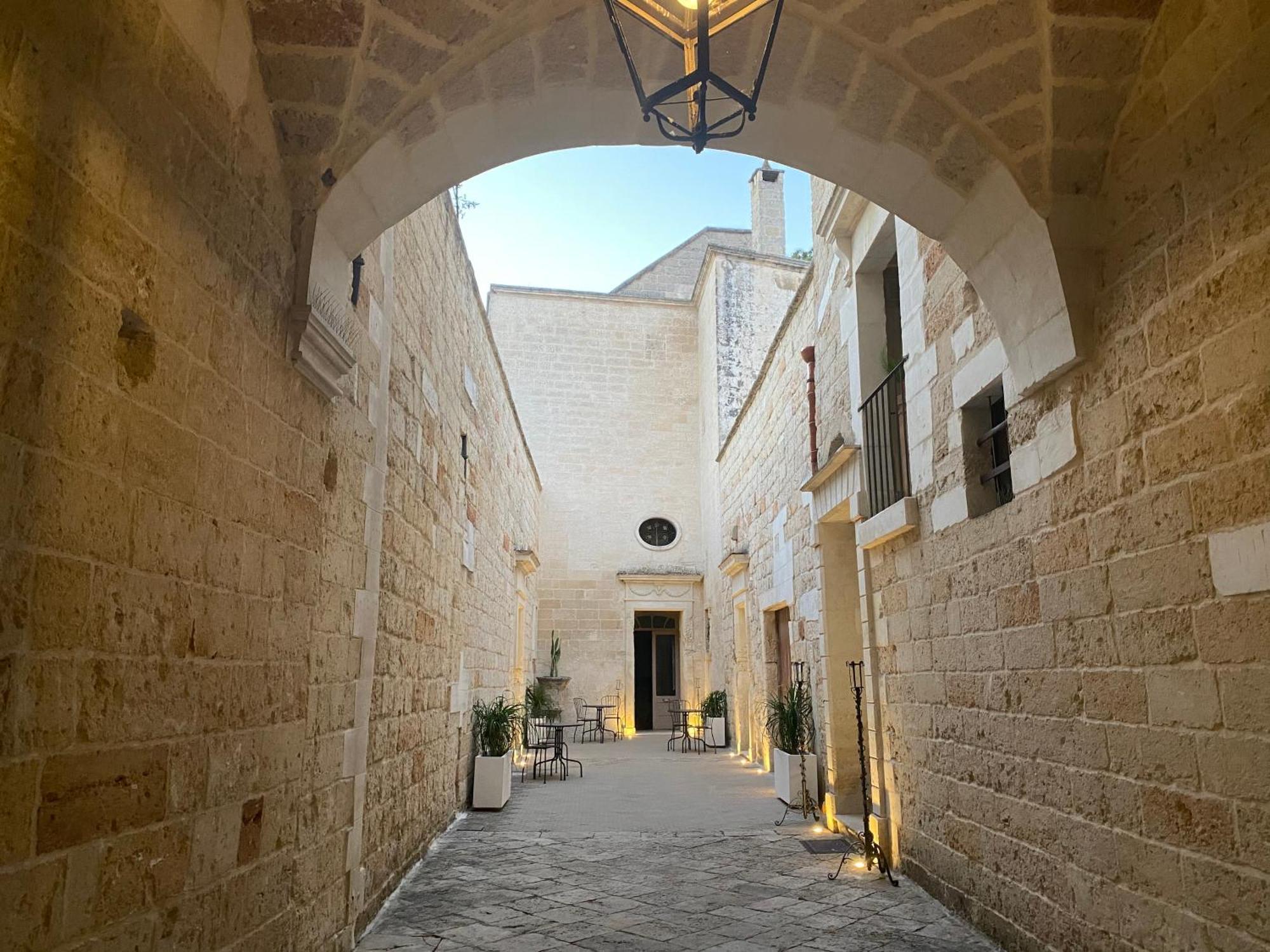 Palazzo De Carlo E Il Parco Dei 7 Pozzi Bed & Breakfast Lecce Luaran gambar