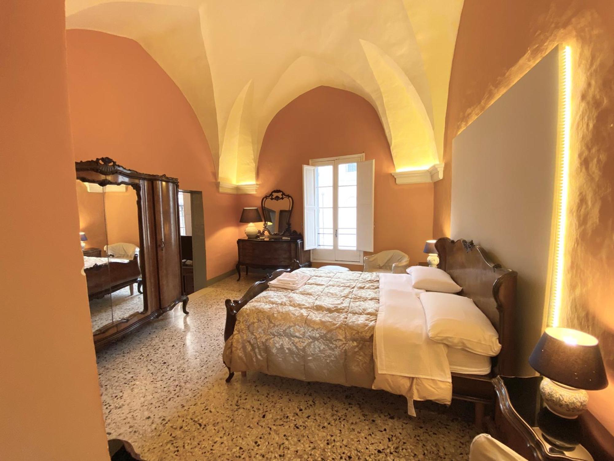Palazzo De Carlo E Il Parco Dei 7 Pozzi Bed & Breakfast Lecce Luaran gambar