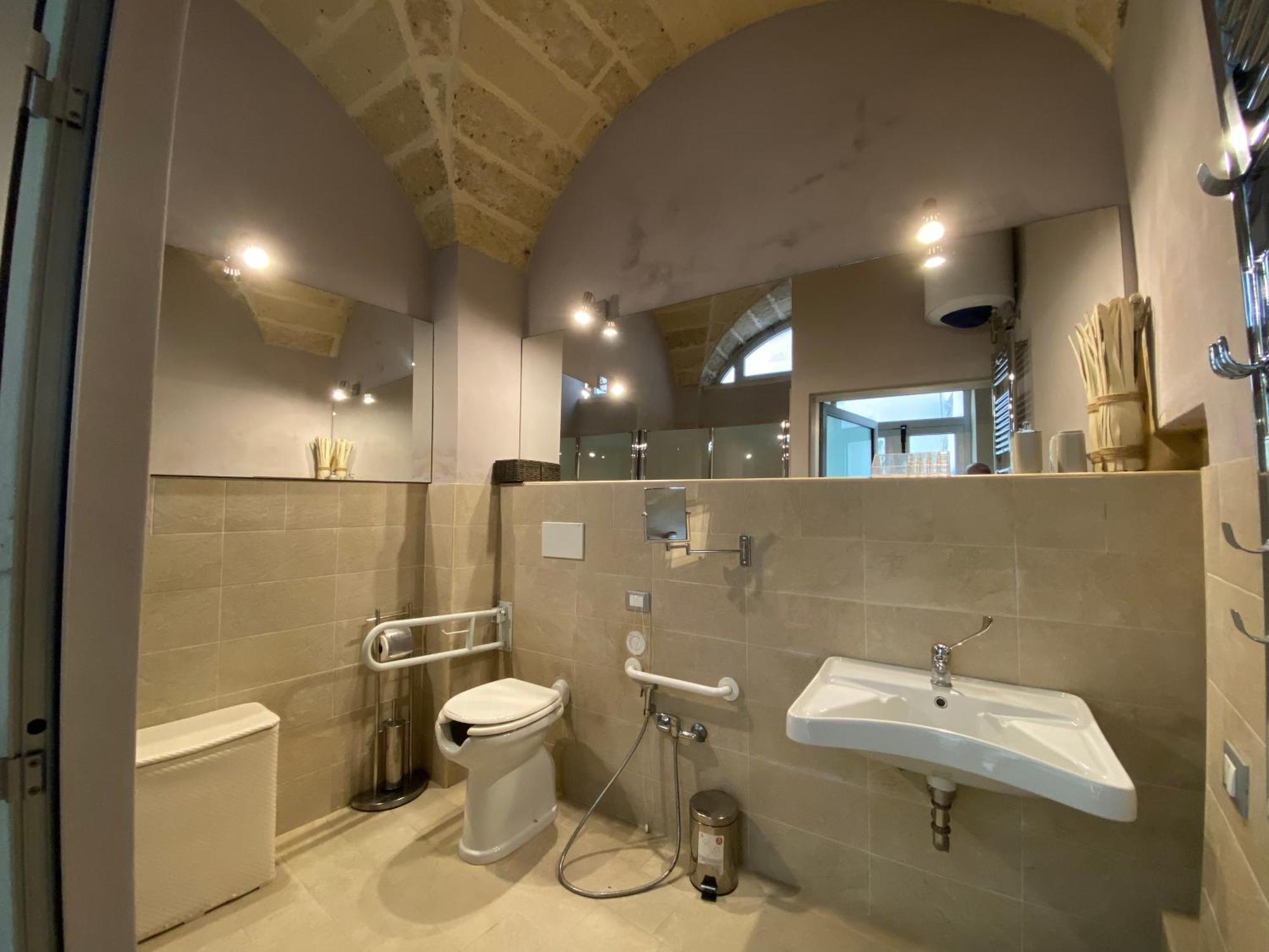 Palazzo De Carlo E Il Parco Dei 7 Pozzi Bed & Breakfast Lecce Luaran gambar